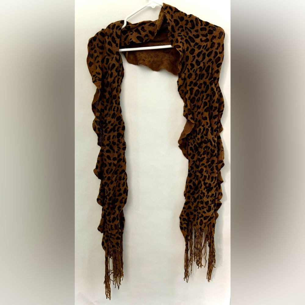 Leopard Ruffled Scarf - Picture 5 of 12